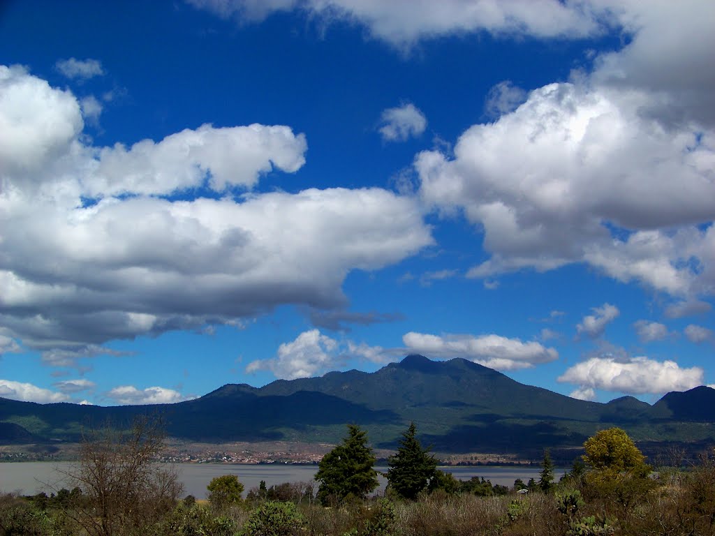 TZINTZUNTZAN - PANORAMA by mexicori