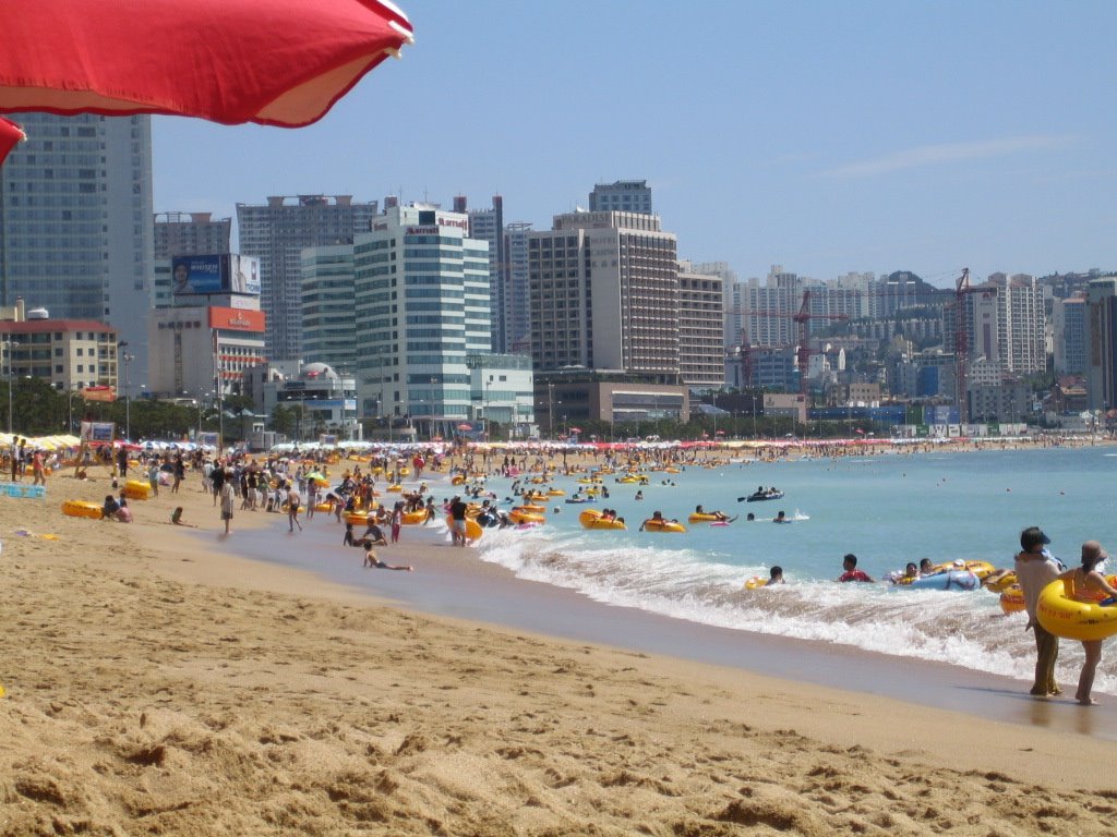 Haeundae Beach by yunsub Jung