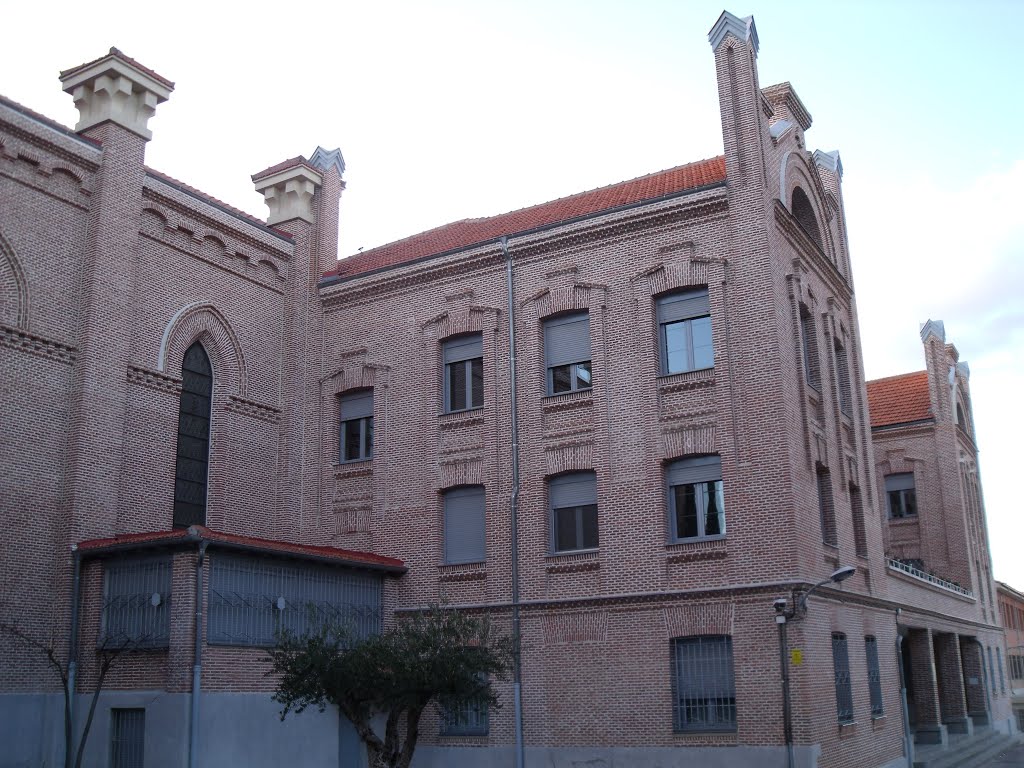 Colegio de San José de Cluny. Pozuelo de Alarcón by Marcos Prieto García