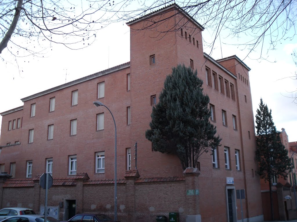 Convento de los Misioneros Oblatos. Pozuelo de Alarcón by Marcos Prieto García