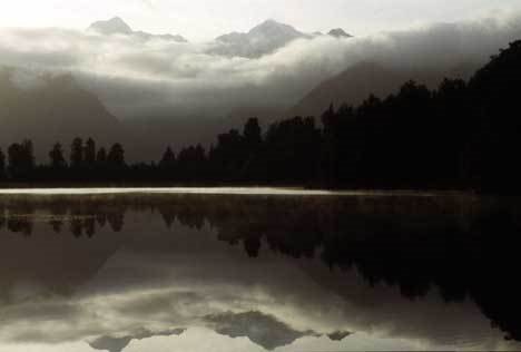 Lake Matheson bei Sonnenaufgang, Südinsel, Neuseeland by dia.ch