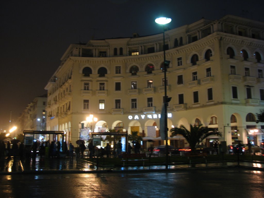 Thessaloniki, Aristotelous square by night by Irbis