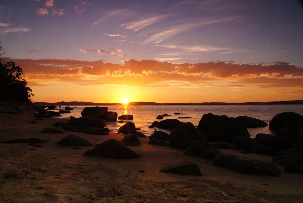 Sunrise at Taroona by Tewbacka