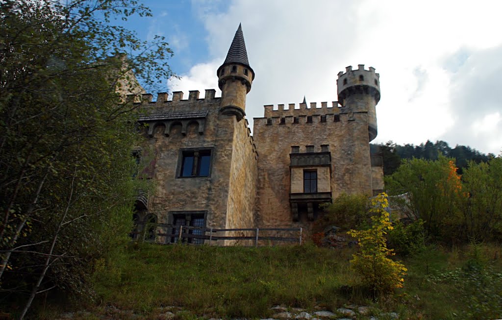 Seefield Castle by Maine and Elsewhere Photogrpahy - Stephen.Ran