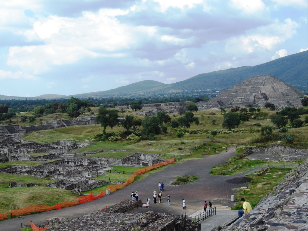 Teotihuacan by Przemek Starosta