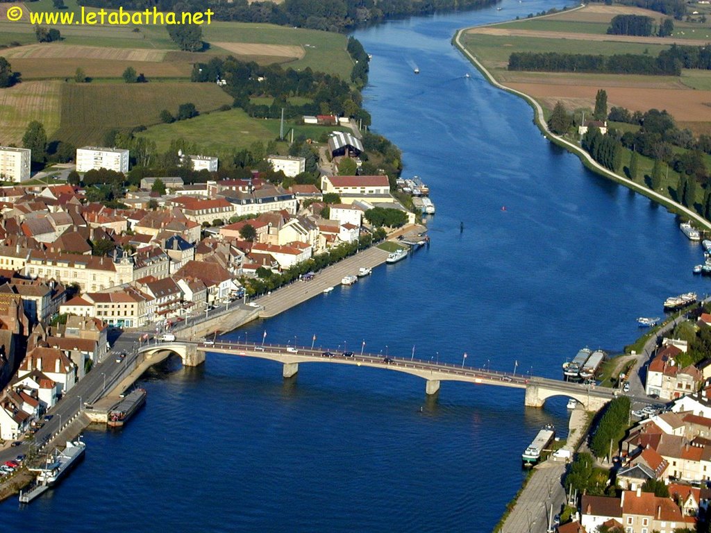 Le pont de Saint-Jean-de-Losne by tifou