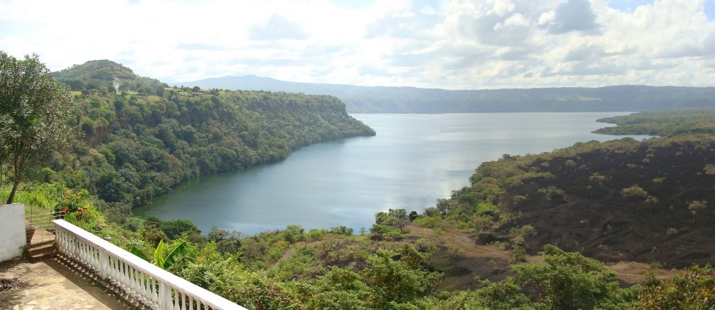 laguna de masaya by Donald Blandon C