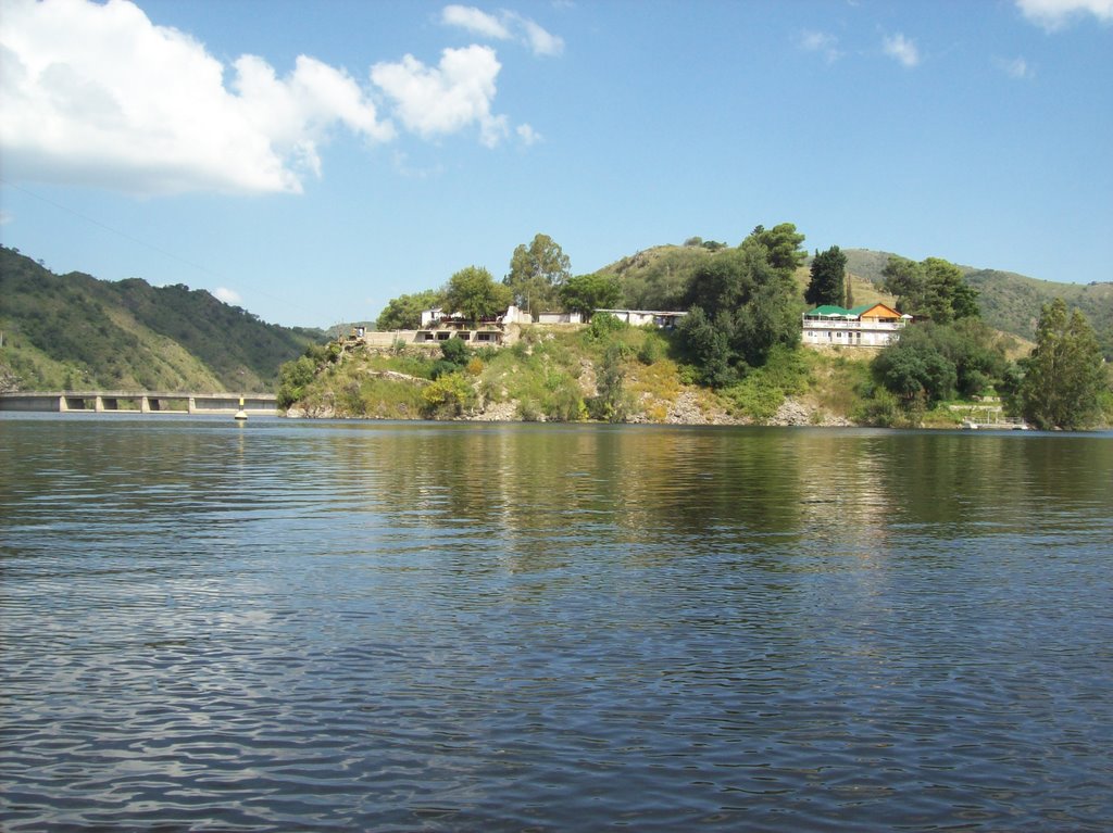 Lago Los molinos 2008.- (foto: Frank Boore).- by Frank Boore