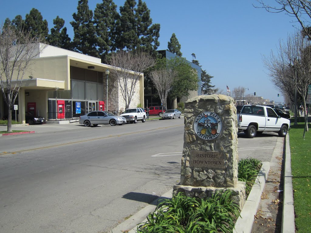 Main Street, Santa Paula, CA by Ranger Mosby