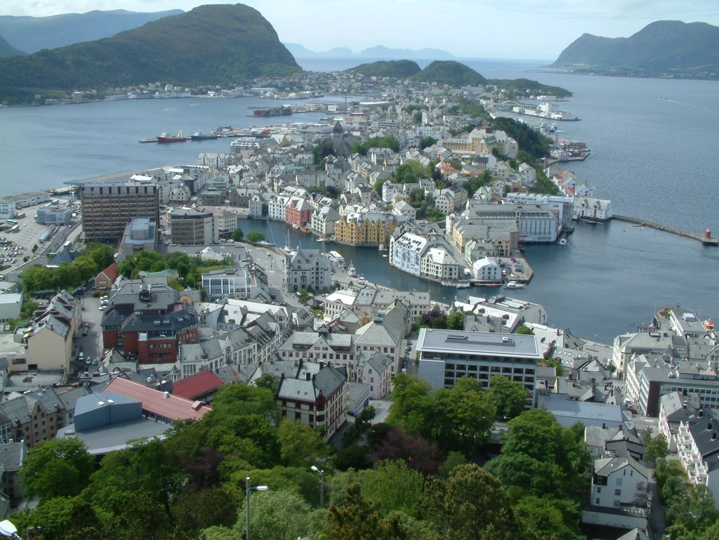 Ålesund - Norway by Mike Riddles