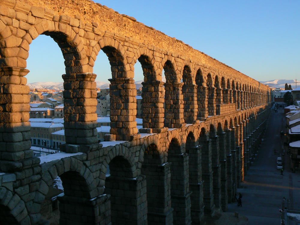 Acueducto de Segovia by PaseosMadrid.com gag…