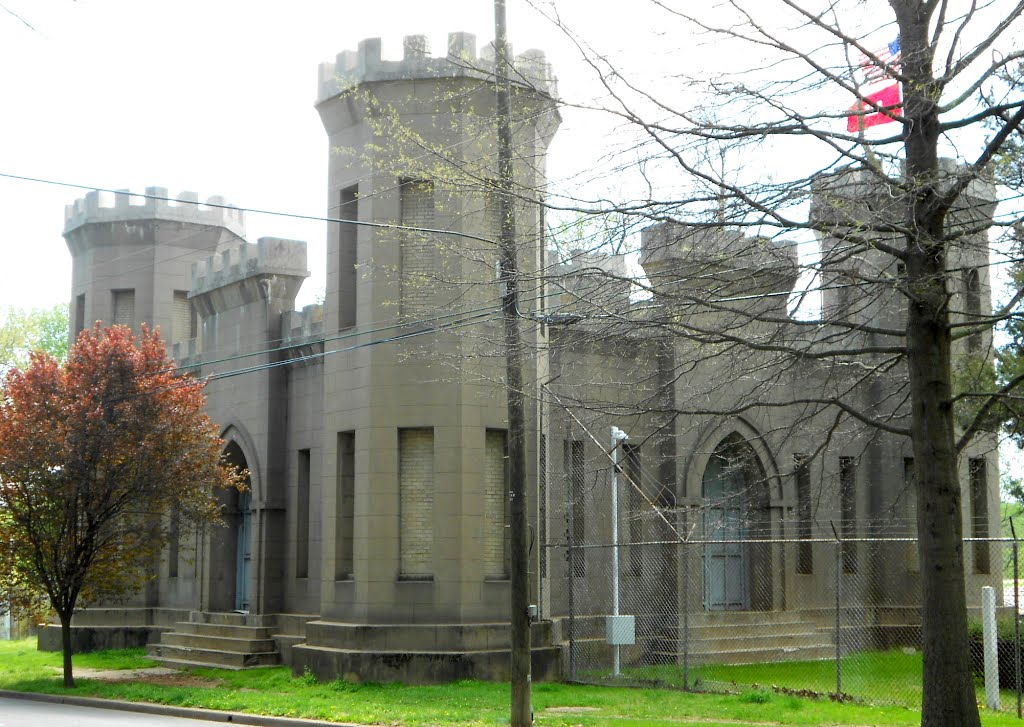 Georgetown Castle Gatehouse, Georgetown Reservoir, MacArthur Boulevard Northwest, Washington DC, built 1901 by Midnight Rider