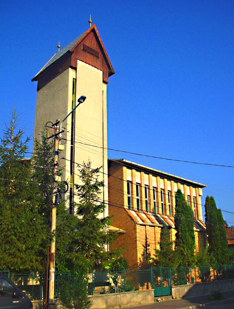 Cluj - Biserica Reformată (cartier Dâmbul Rotund) by danger.mouse