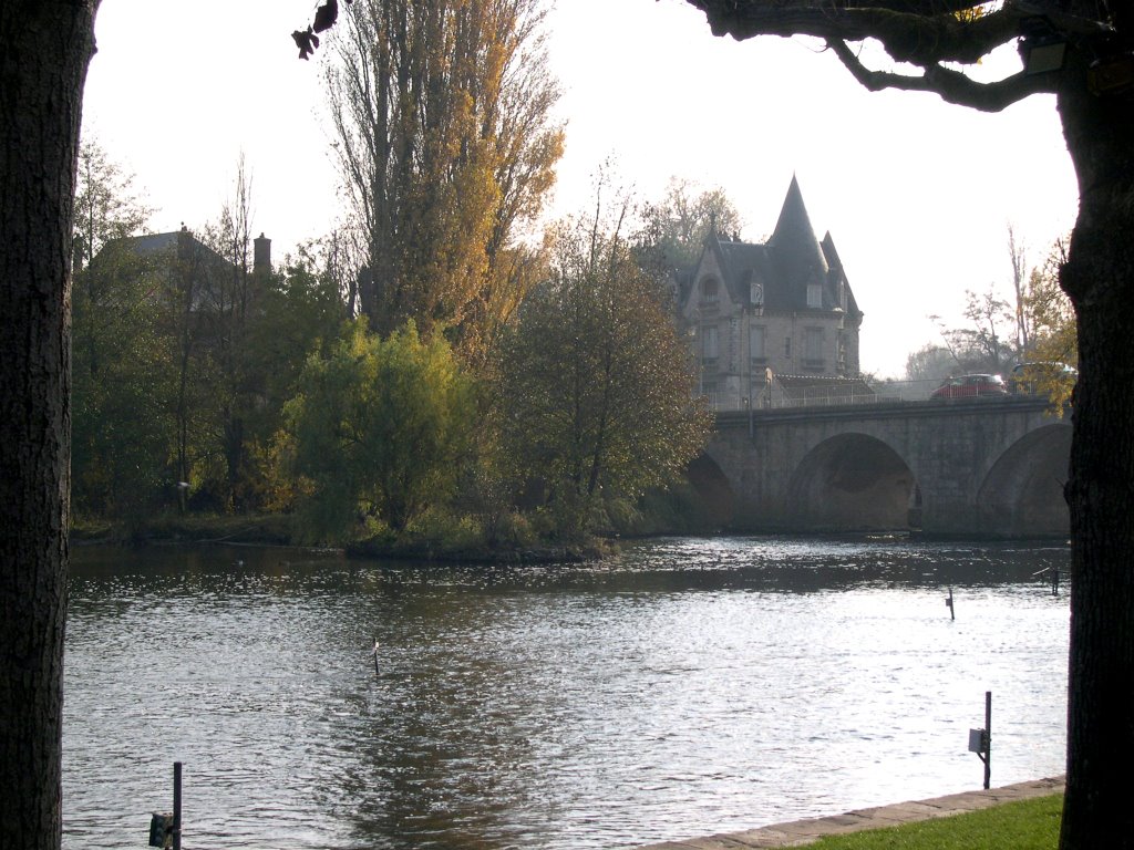 MORET SUR LOING by NICOLAS STEER