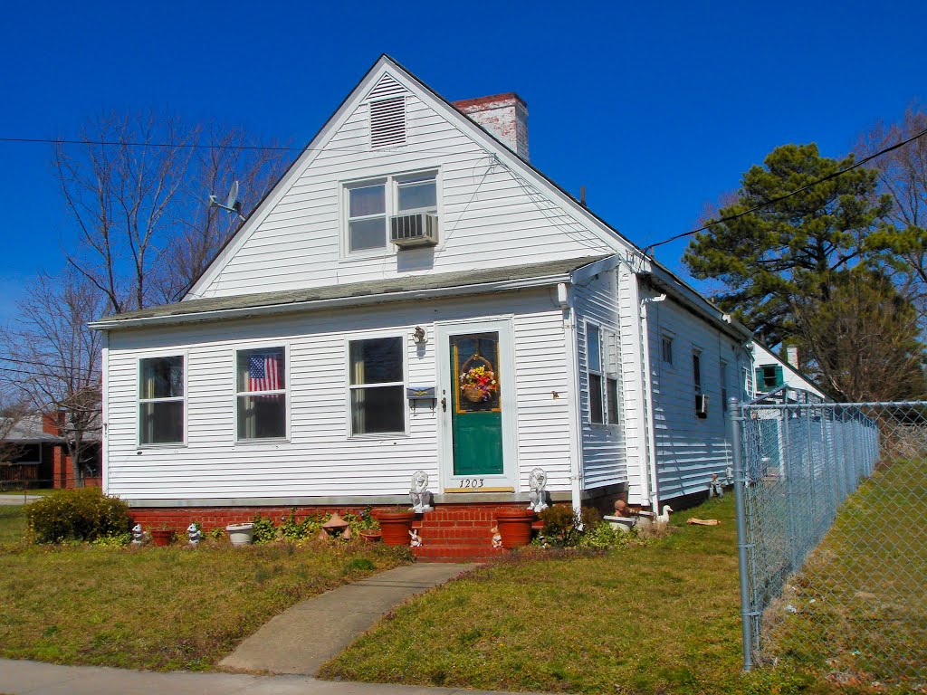 VIRGINIA: HAMPTON: private residence, 1203 East Pembroke Avenue by Douglas W. Reynolds, Jr.