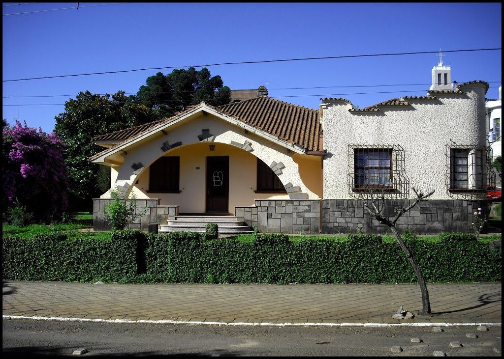 Old house - I by Ney Garm