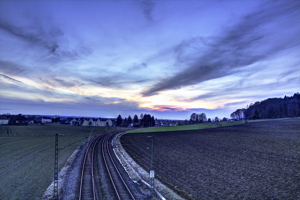 S-Bahn S8, Blick auf Argelsried Gilching by Toni Grübler