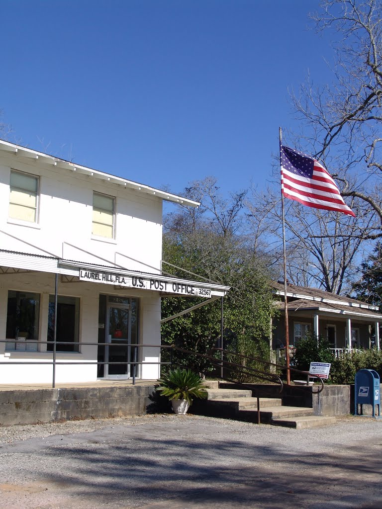 Laurel Hill post office (1-2-2012) by Ken Badgley