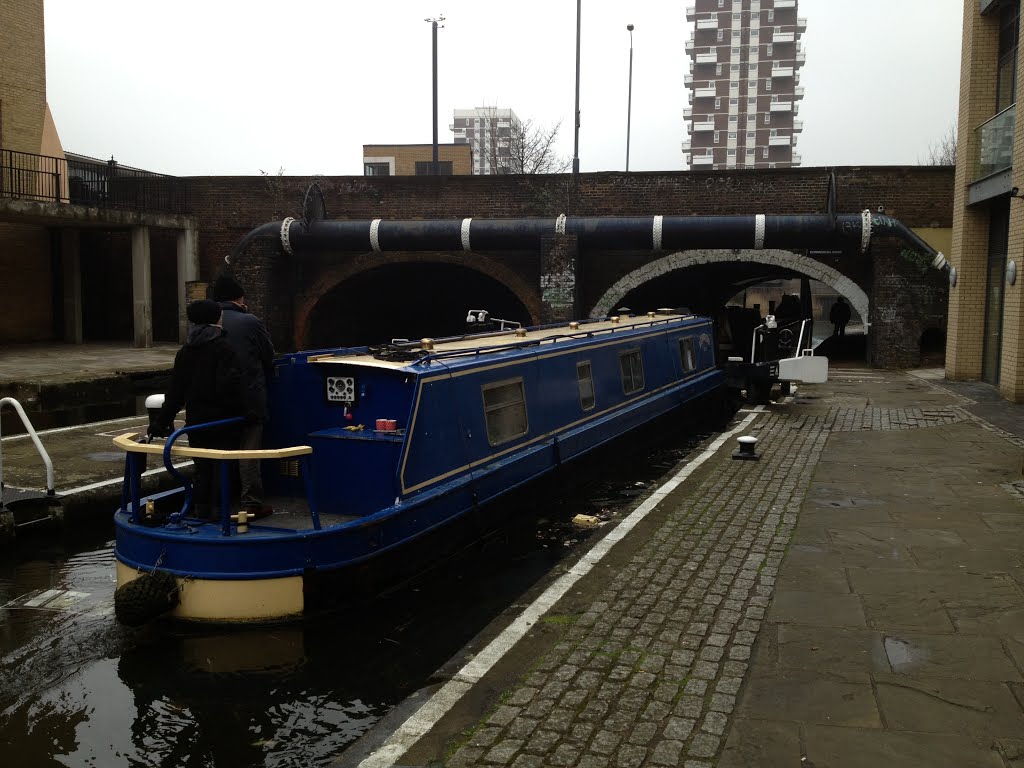 Canal Boat at Commercial Road Lock by nigelhooton