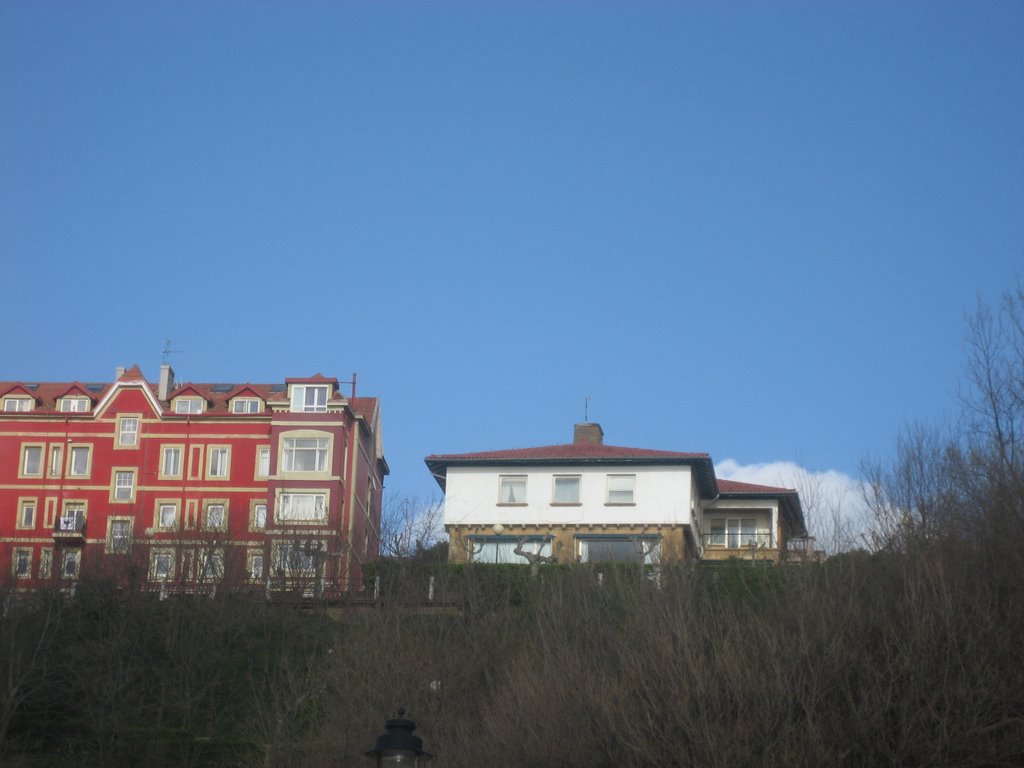 Casas sobre la Playa de Ereaga by Manuel Aresti