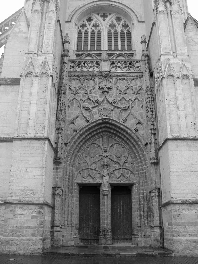 Cathédrale Notre-Dame [XIIème siècle] (Saint-Omer) by Guy Ferdinande