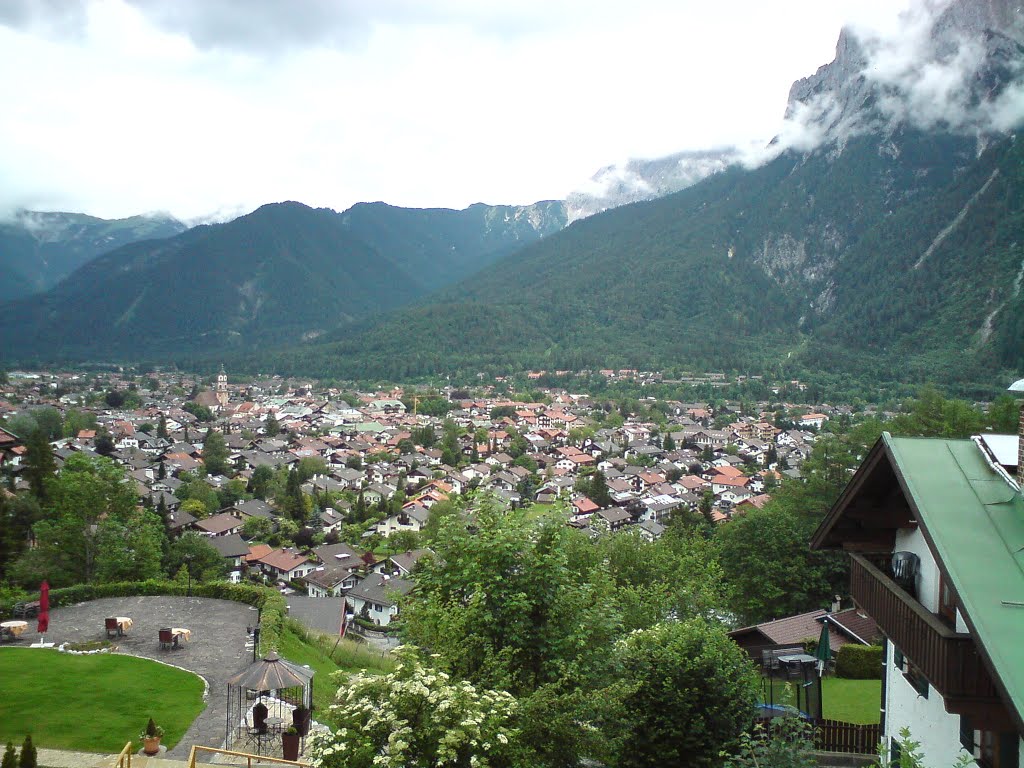 Ausblick auf Mittenwald by vivicorsi