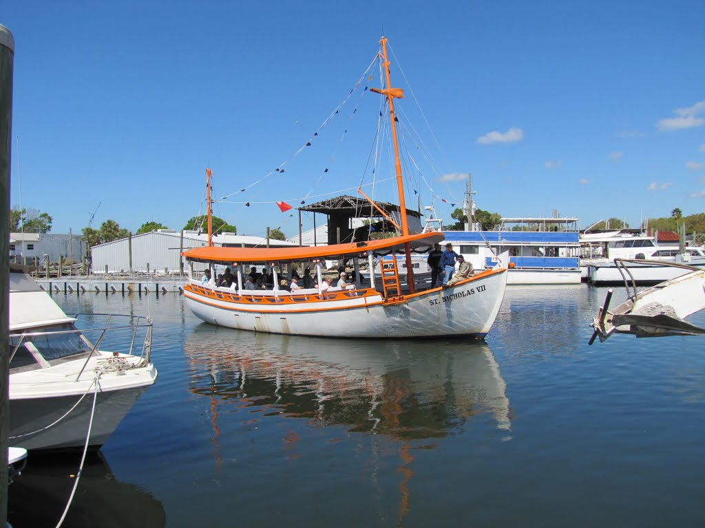 Tarpon Springs Dive Boat by Chris Sanfino