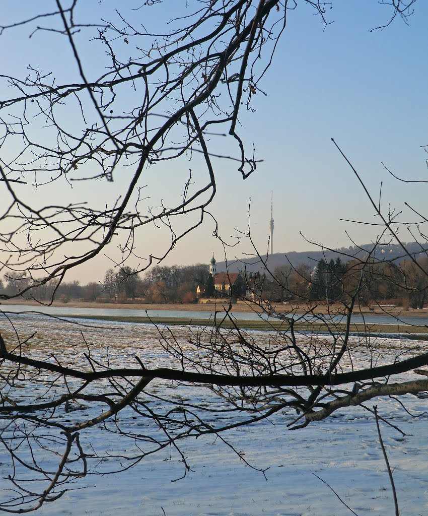 Kirche Maria am Wasser und Fernsehturm by Sonnimaus