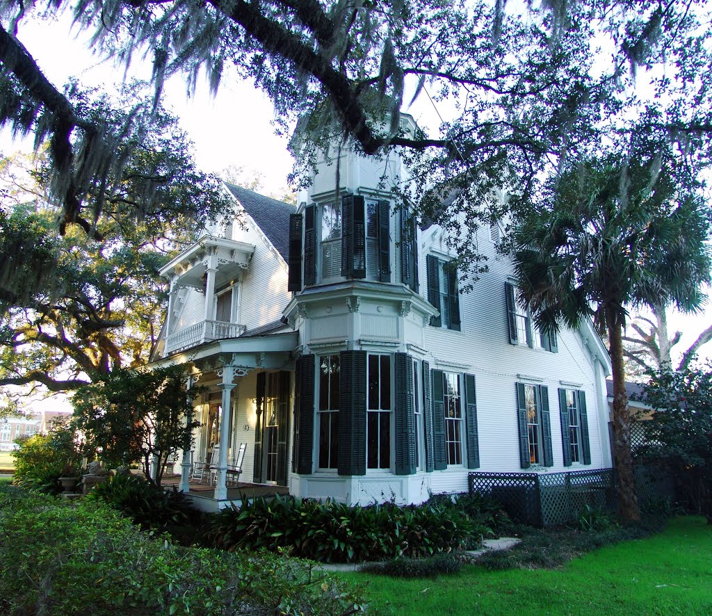 Historic Dekle-Brunner house, built in 1845 & Victorianized in 1900, Marianna Fla (1-3-2012) by Ken Badgley