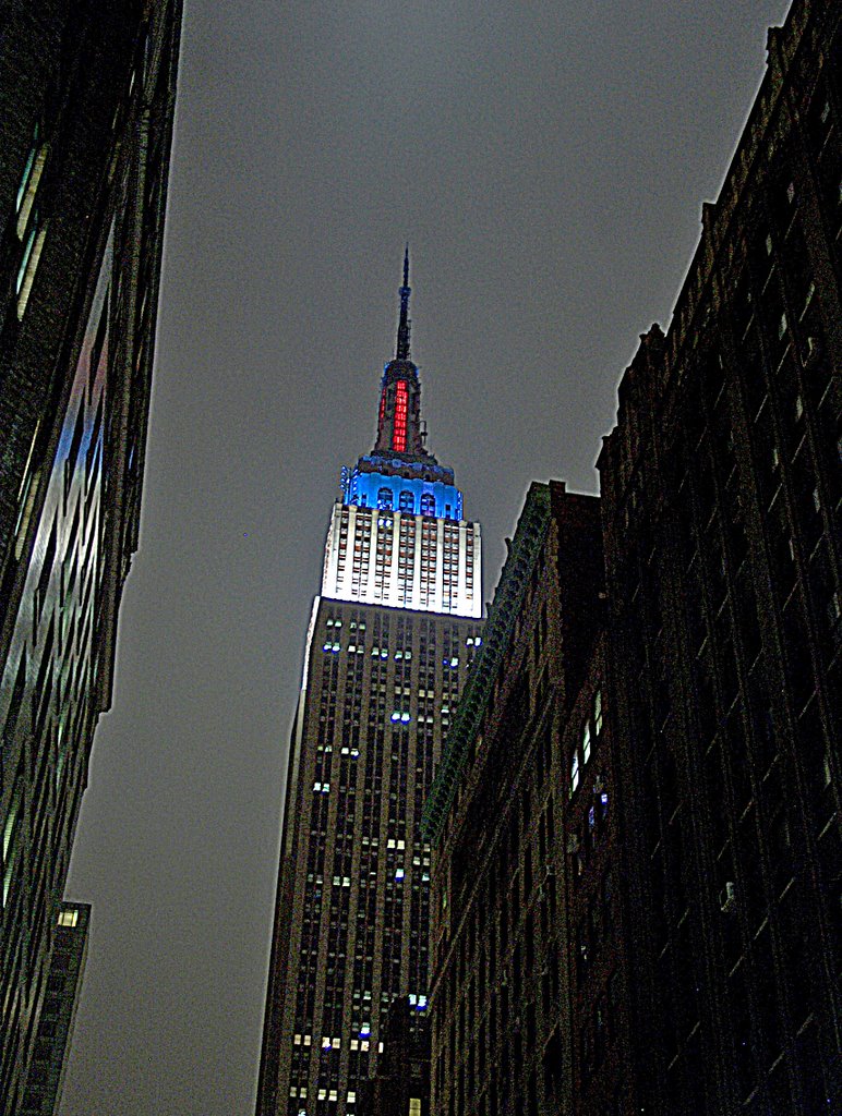 Empire State from 33rd / 5th avn by JimT