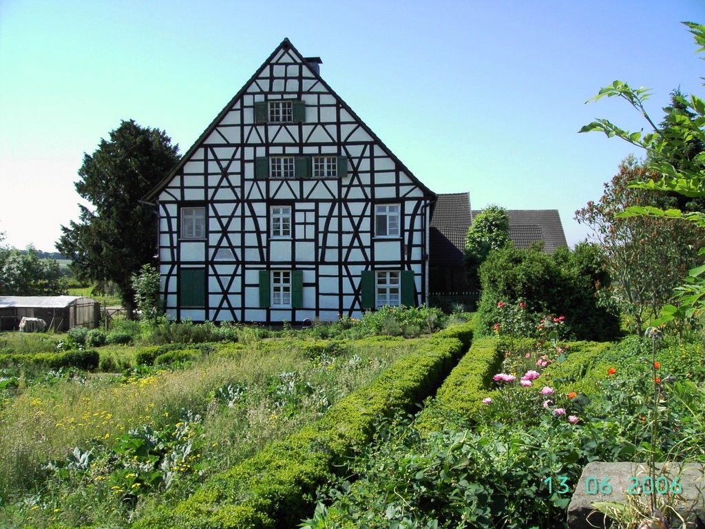 Hof am Bollenberg by ninodel