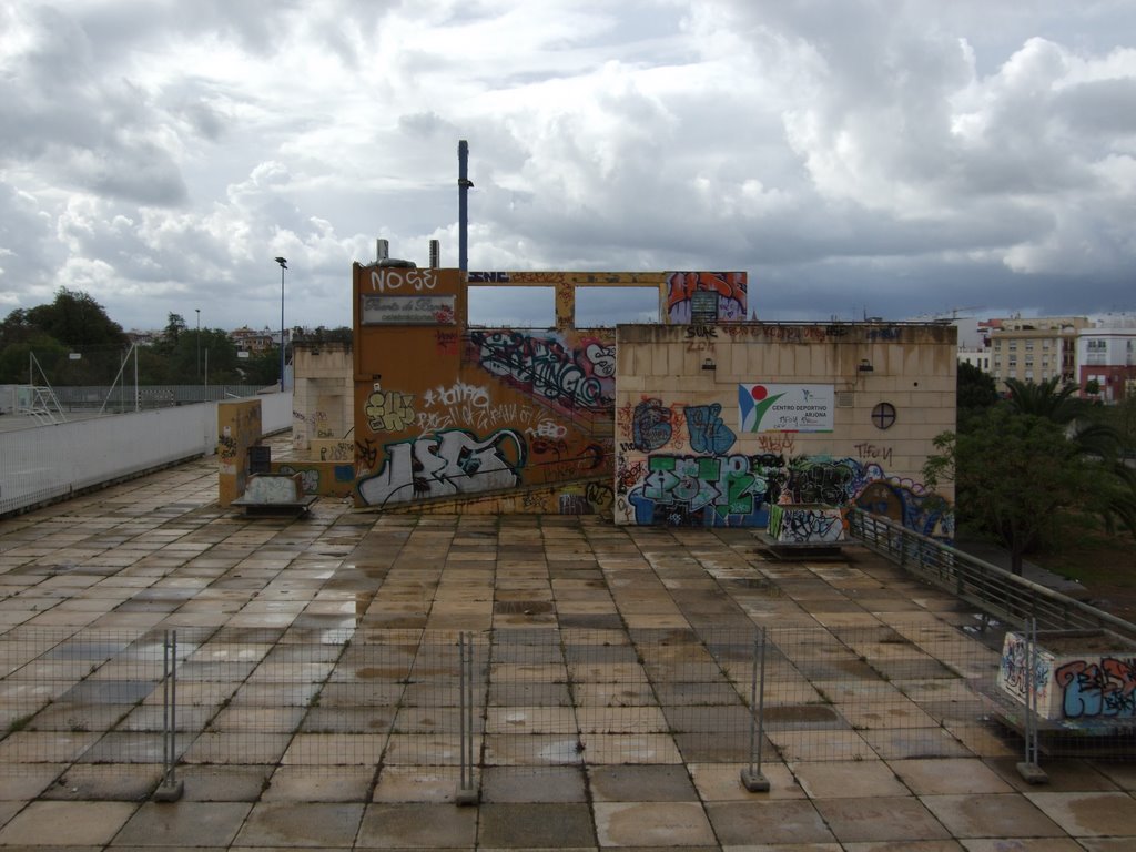 Grafitis Junto al puente del Cachorro by Evaristo Rodriguez M…