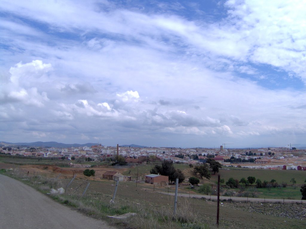 Panorámica de La Carolina, desde el Cerrillo de la Cruz by Paco Letras