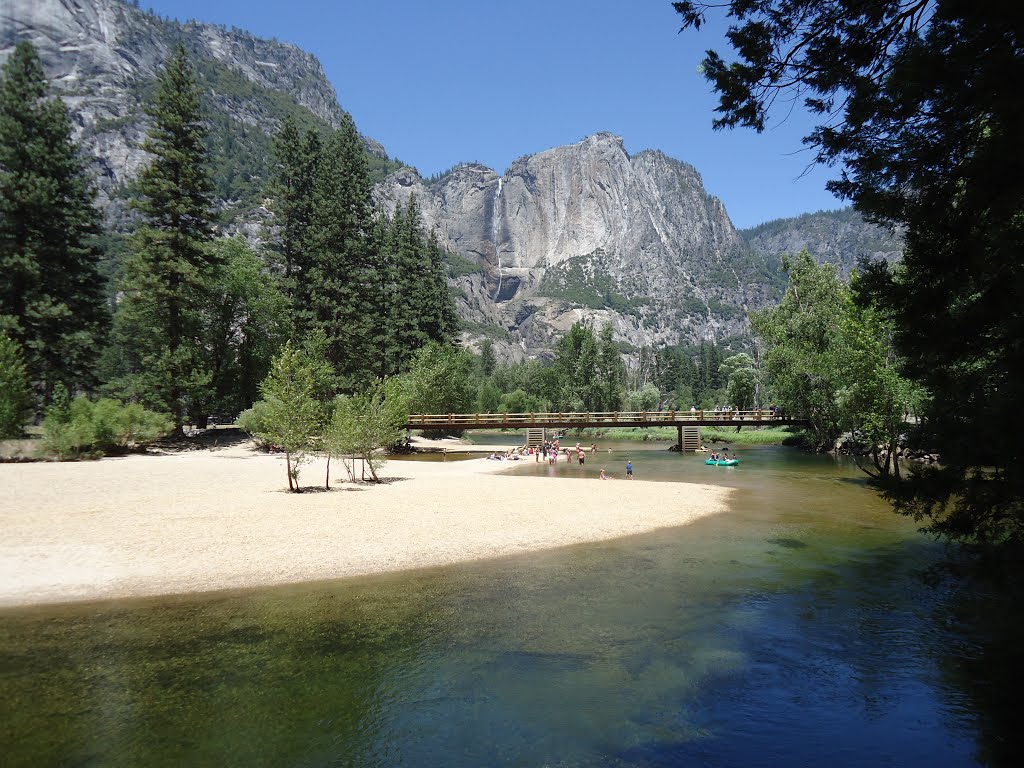 Yosemite Fall.Yosemiti N.P. USA. by valeok