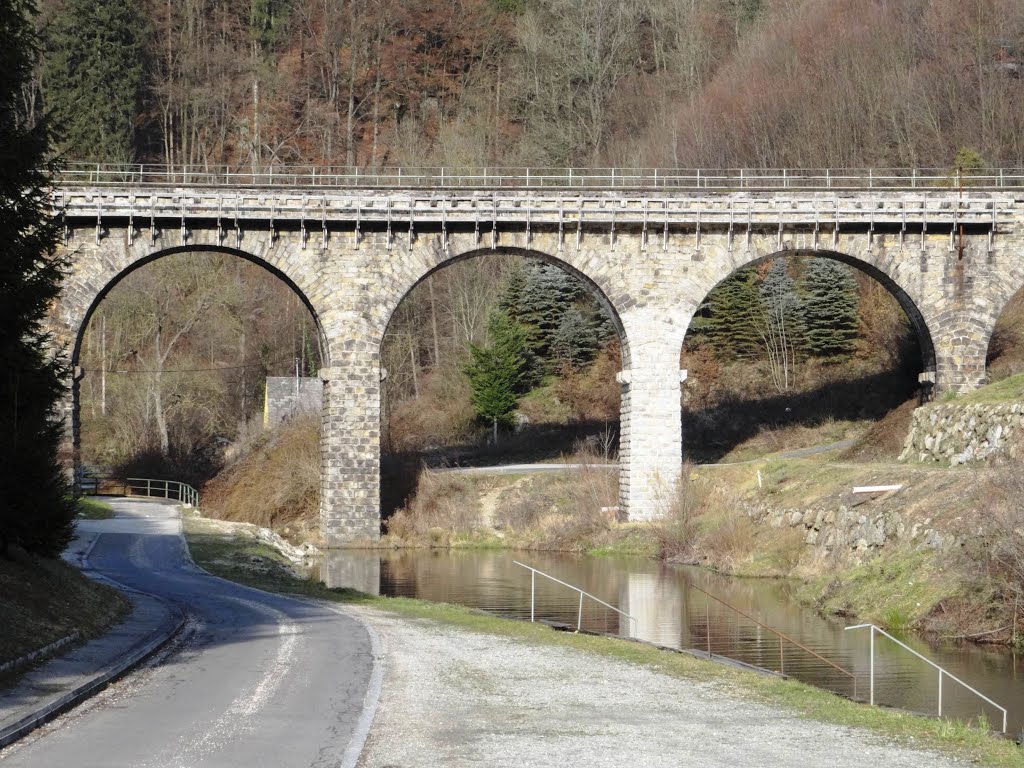 Eisenbahnbrücke St. Nikola 2012 by 192mscbert