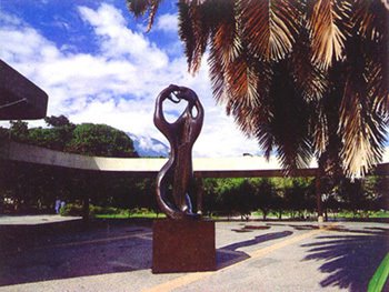 Anfiom-Escultura de Henrry Laurens en la Plaza Cubierta de la UCV by Roldan_Mendoza_Venez…