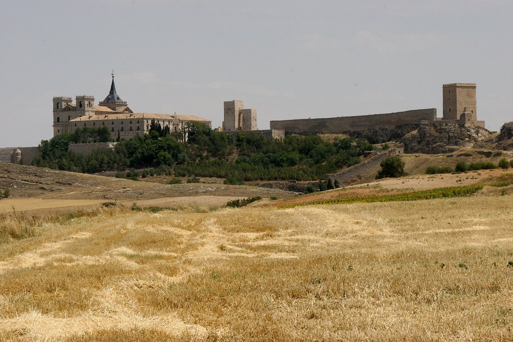 Castillo Ucles by Alberto de la Cruz Garcia