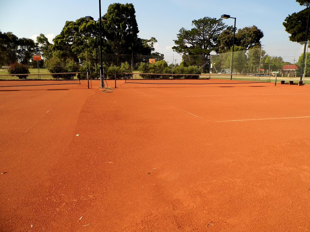 Burden Park Tennis Courts [2013] by XpektTom