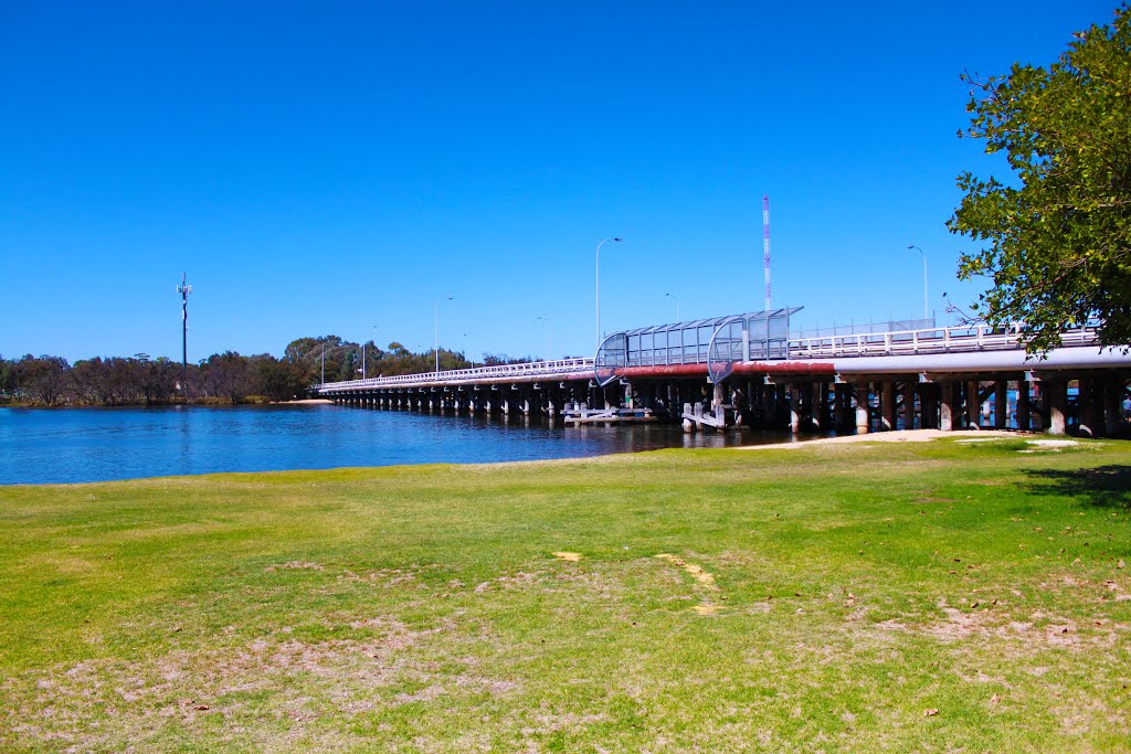 Riverside Gardens at Garratt Road Bridge, Bayswater, Western Australia by Stuart Smith