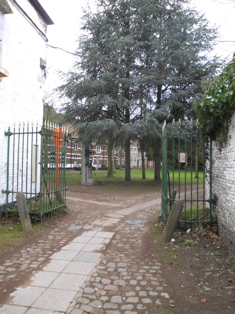 Belgium Dendermonde: Beguinage Sint-Alexiusbegijnhof dating from 1260 en 1272, the entrance by tinawaldo