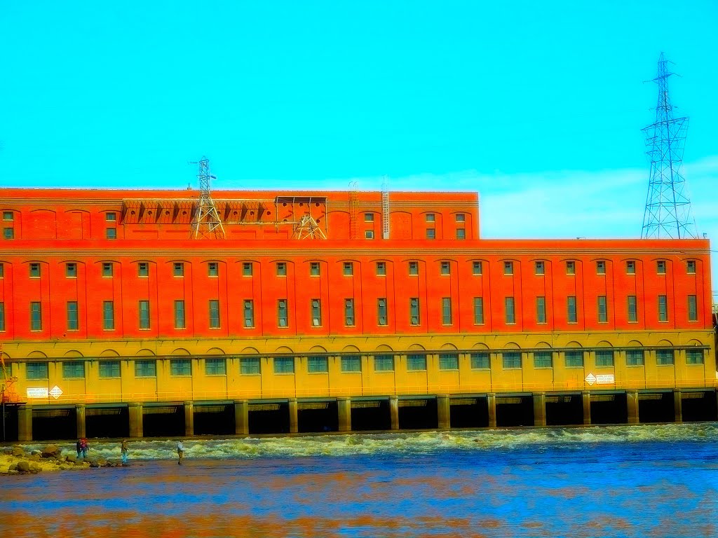 Prairie du Sac Dam Powerhouse by Corey Coyle