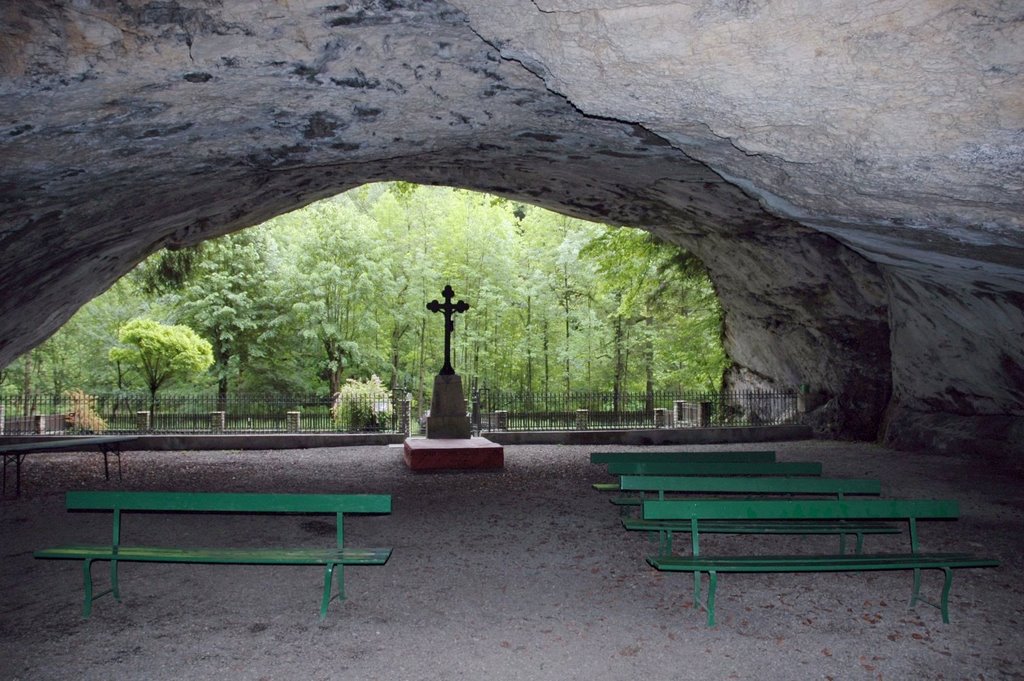 A l'intérieur de la grotte de Ste-Colombe by David-DGL