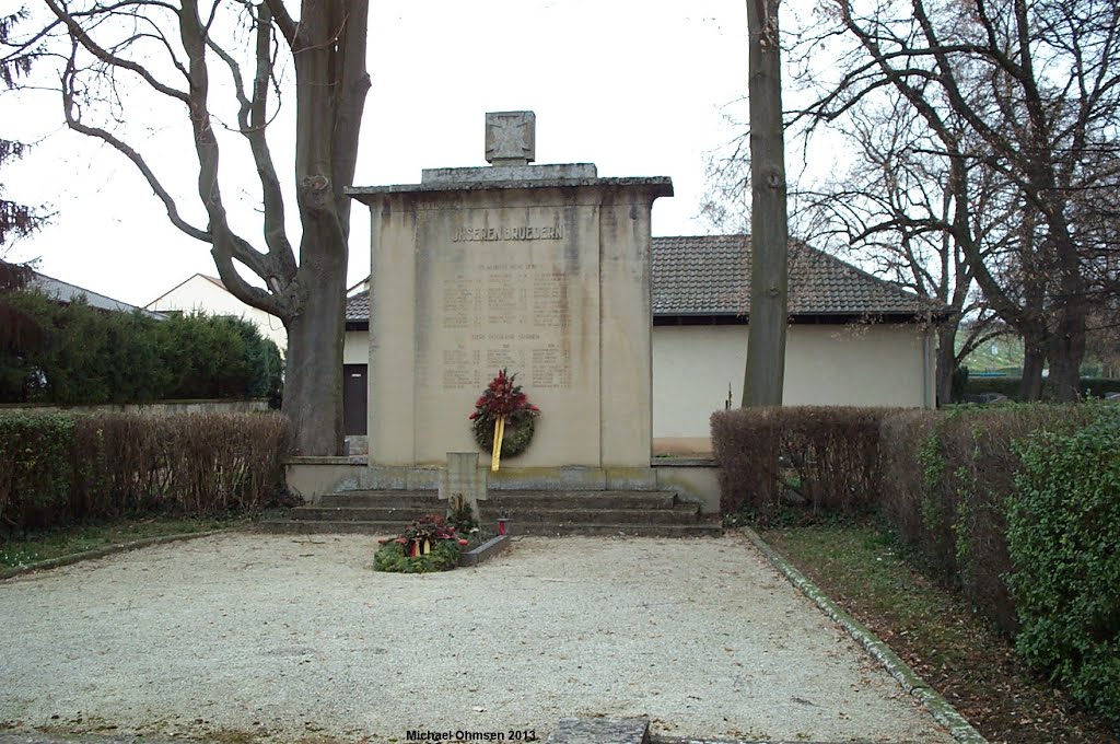 WW I+II-Kriegerdenkmal in Kriegsheim by Michael Ohmsen