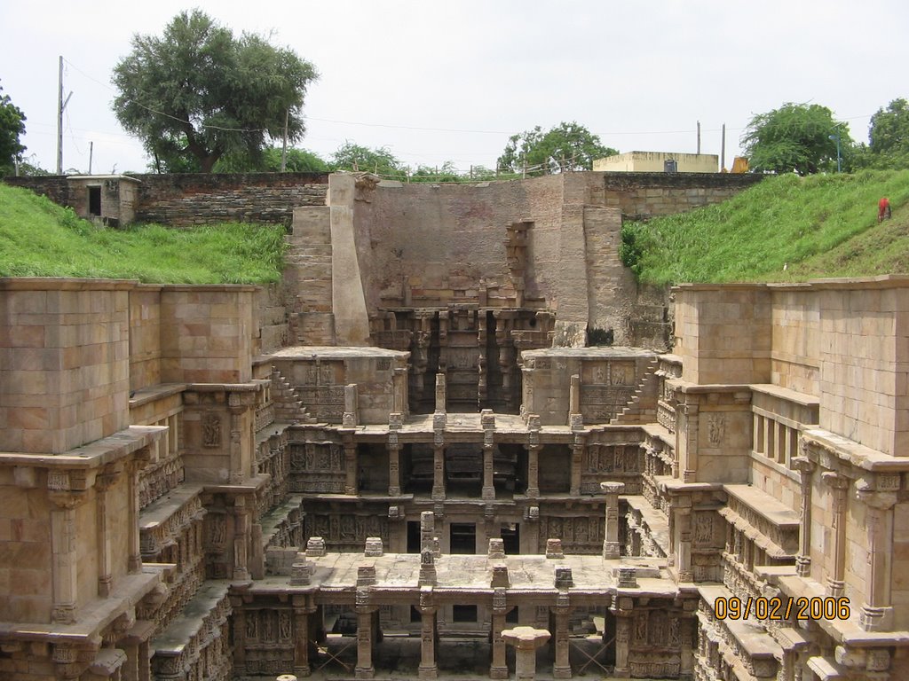 Ranak Devi Vav (Stepped Well with Beatiful Stone Sculpture built around AD 1050 by Pravin Chhatbar