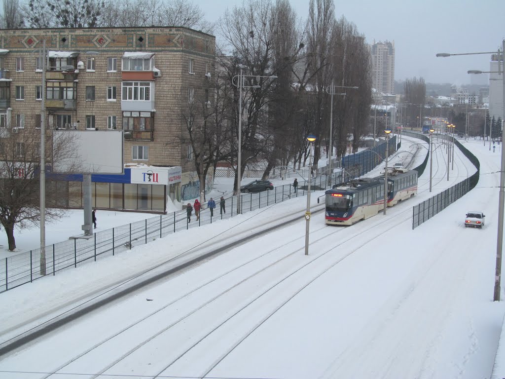 Трамвай №1 на засніженій вулиці (24.03.13) by i.bulyha