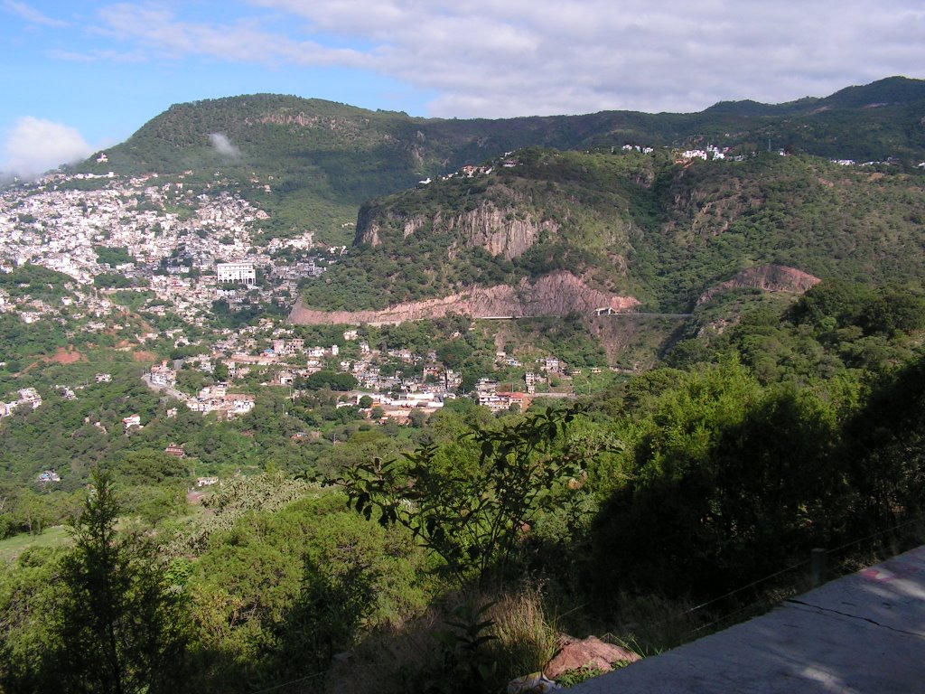 LLEGANDO A TAXCO GUERRERO by Iral Ivan Cisneros B…