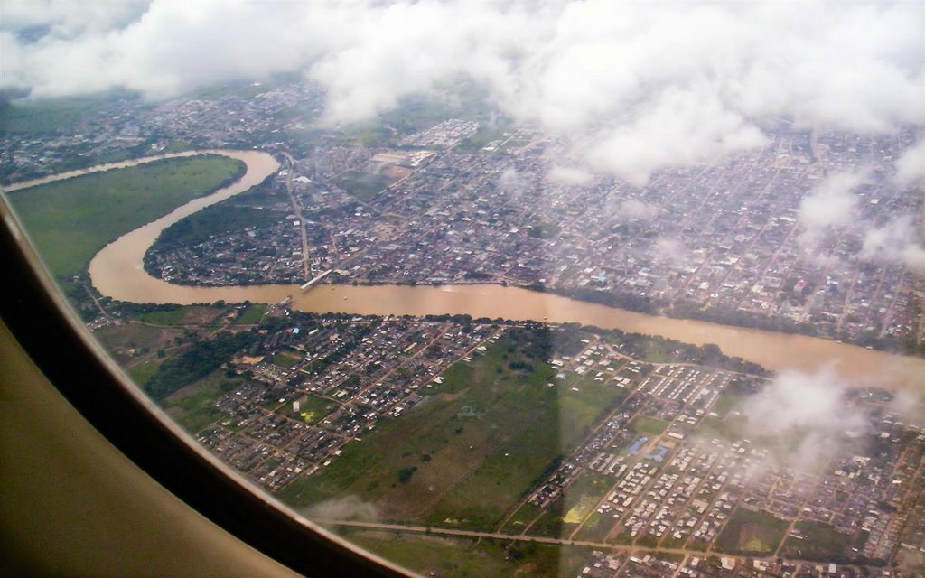 Foto aérea de la ciudad de Montería (Se construía el puente Segundo Centenario) by gdeorob