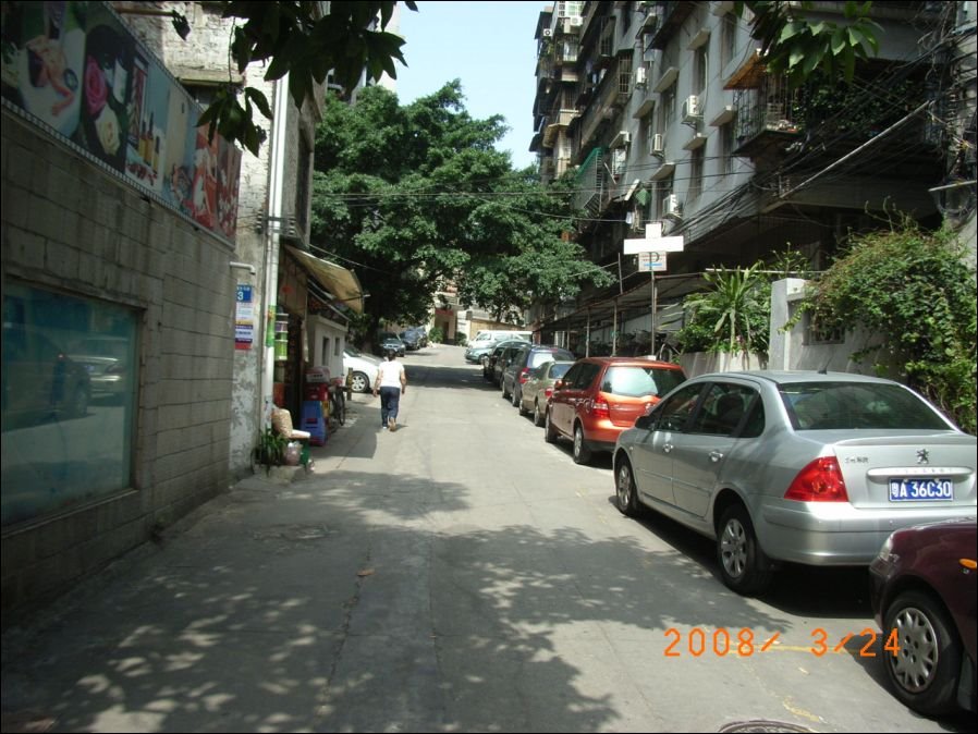 竹丝岗大马路 Zhusigang Main Road. by sanderluohao