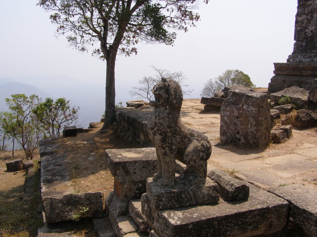 อำเภอกันทราลักษ์ A long time ago this peice of land Prasat khao phra Wihan was under the control of Thailand by CHAMRAT CHAROENKHET