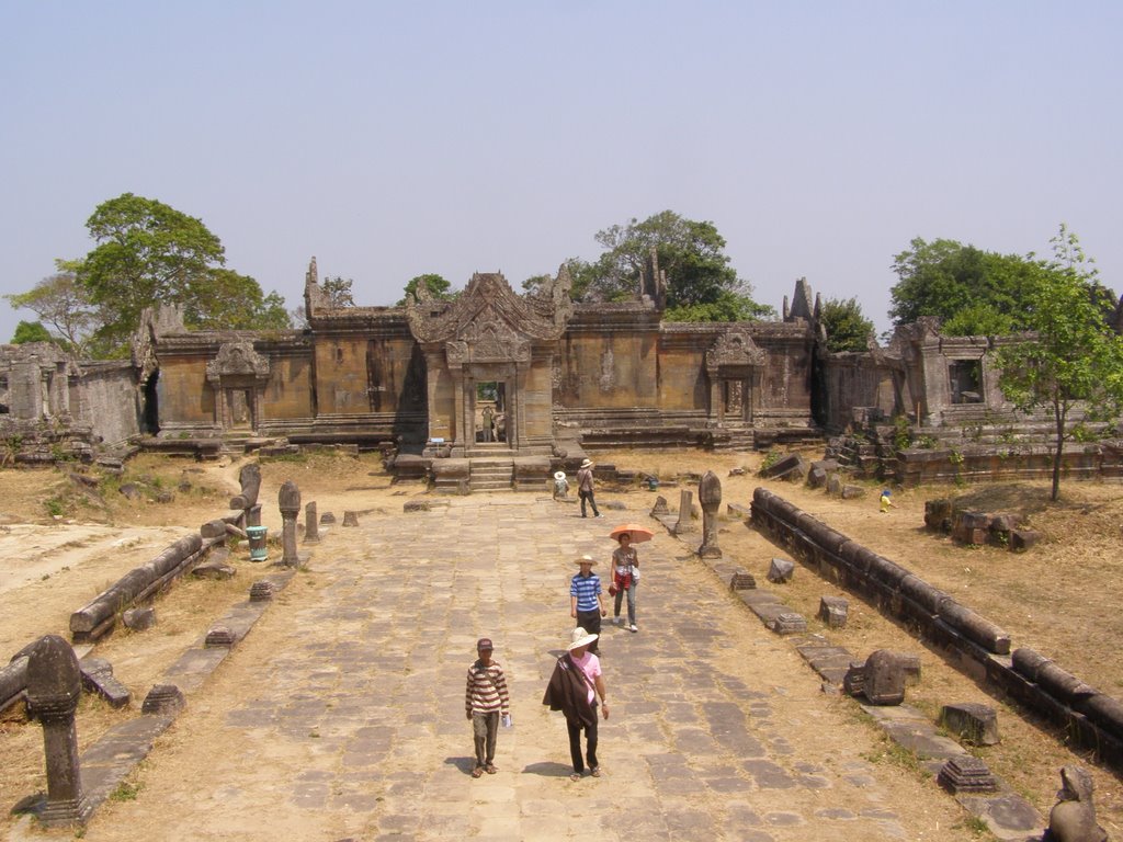 อำเภอกันทรลักษ์ A long time ago this peice of land Prasat khao phra Wihan was under the control of Thailand by CHAMRAT CHAROENKHET